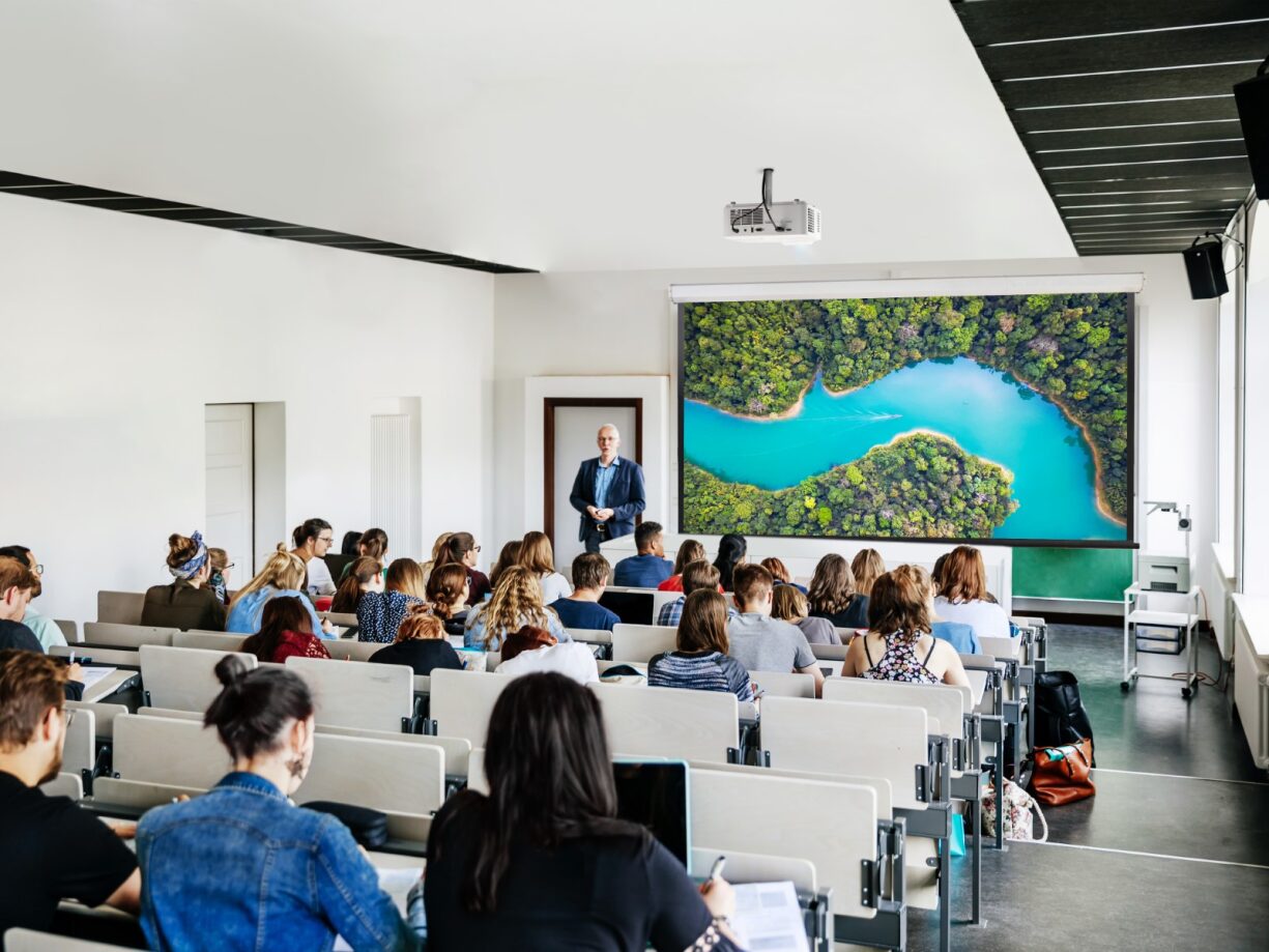 ViewSonic presenta proyectores láser de bajo costo para múltiples propósitos